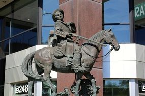 statue of riding cowboy in ogden