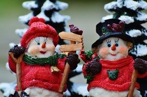 gifts and christmas decoration snowmen