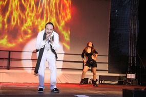 Tommy Fresh singer on stage