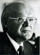 black and white portrait of Albrecht Dietz