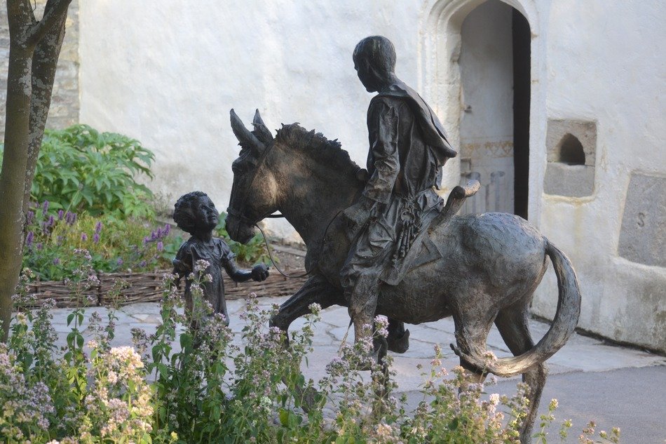 Statue of Sigeric, Archbishop of Canterbury, uk, england, Somerset
