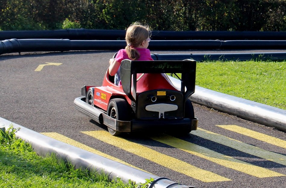 child in the theme park