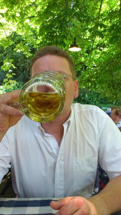 thirsty man drinking bier