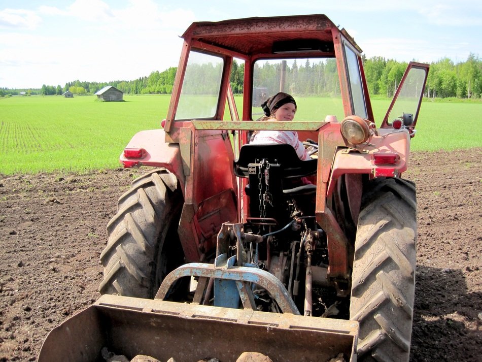 girl on the tractor