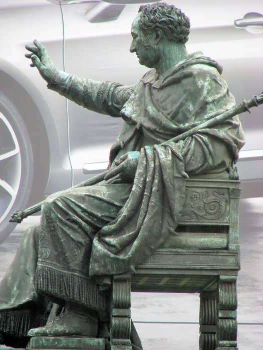 copper statue of the emperor in munich