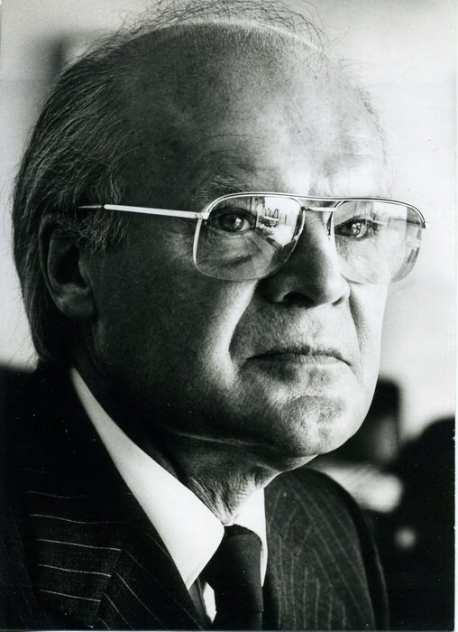black and white portrait of Albrecht Dietz