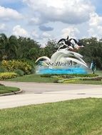 entrance to the sea world theme park in florida