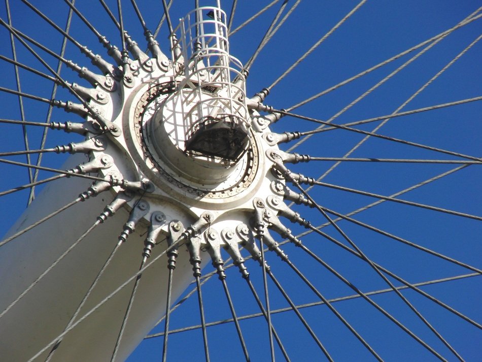 ferris wheel spokes in London