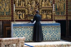 Female pastoe in church