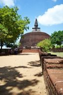 polonnaruwa ancient ruins castle