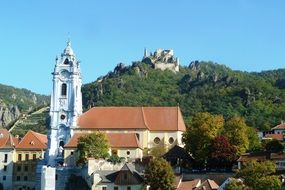 old town and medieval castle ruin on hill, austria, dÃ¼rnstein