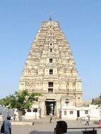 picture of historic virupaksha temple in hampi