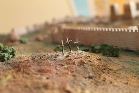 closeup photo of small crosses