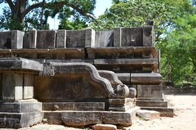 ancient polonnaruwa ruins