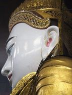 picture of buddha statue in a temple