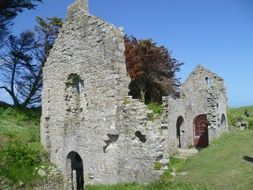 picture of ruined church on isle of batz