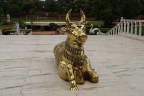 bull brasswork nandi statue