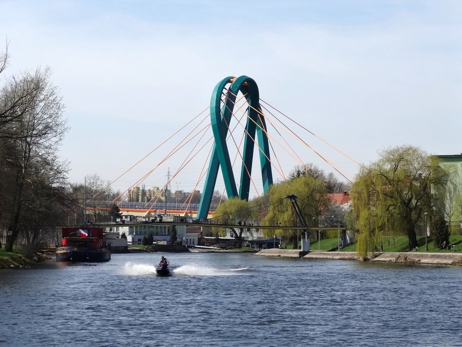 univercity bridge in bydgoszcz
