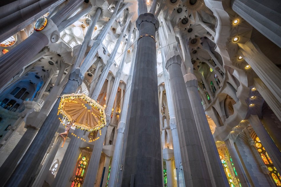 columns decorated with gold in the Sagrada Familia