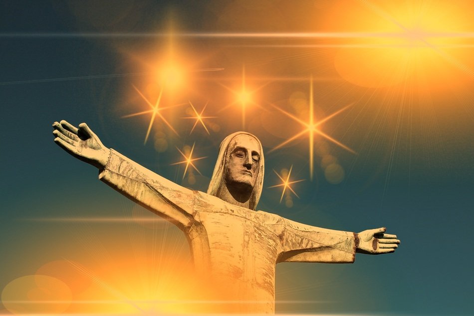Photo of the high Jesus statue
