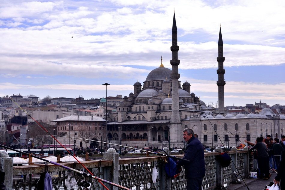 panoramic view of the mosque in the middle of the city