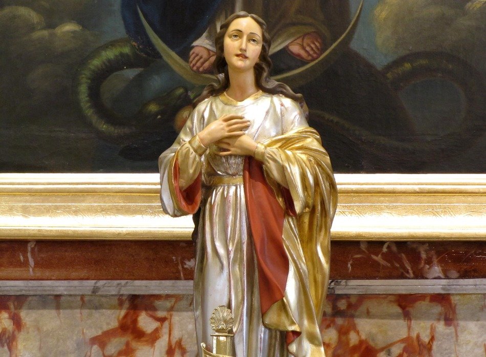 Statue of beautiful Virgin Mary in France