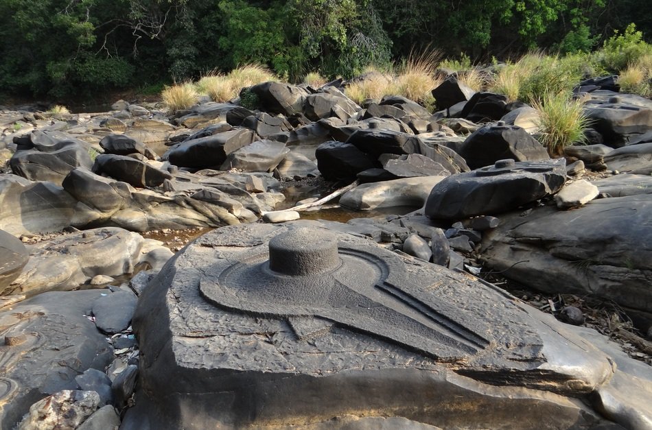 sahasralinga spiritual stone
