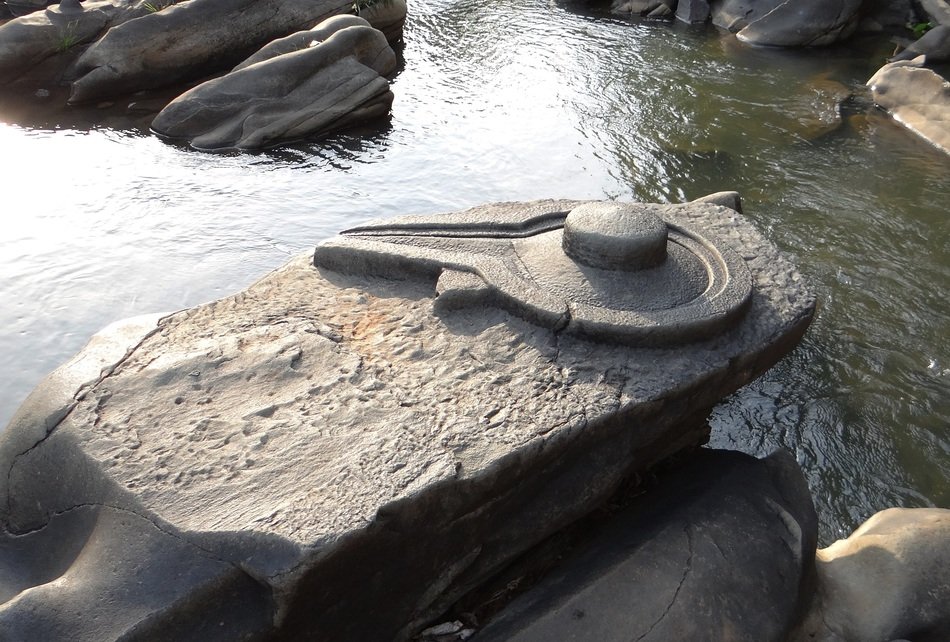 stones of sahasralinga