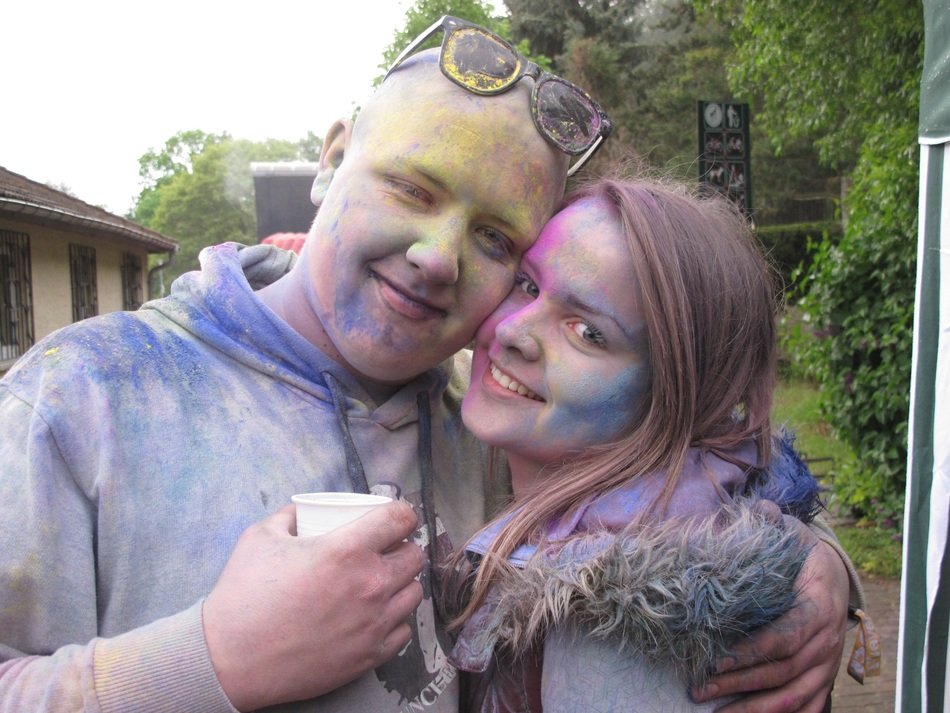 bright holi fixed party in berlin