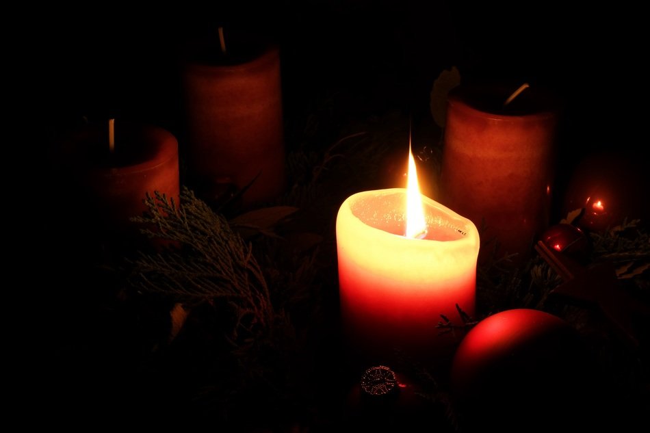 candles for christmas in the dark