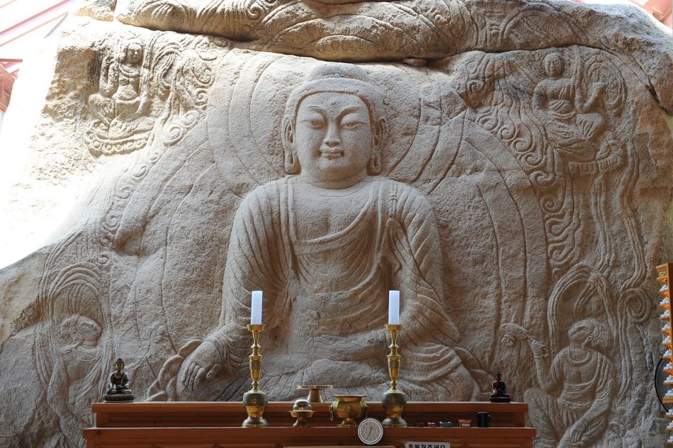 buddha sculpture on the rock