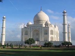 building of the taj mahal in india