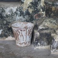 bucket rusty