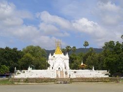 photo of the white temple in Mingun