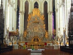 golden altar in Notre Dame de Paris