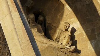 religion shadow sagrada familia