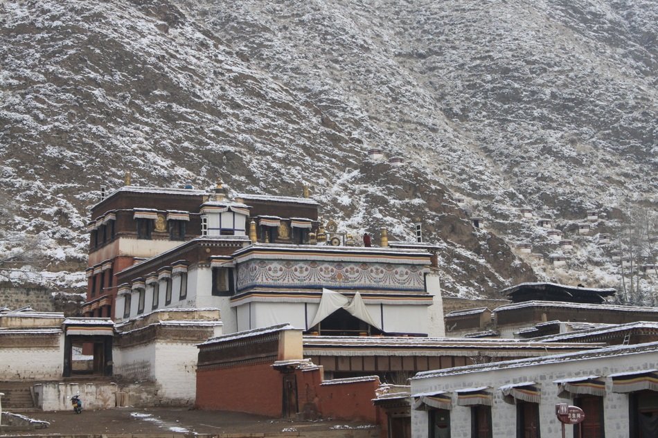 stunning temple in the northwest in Tibet