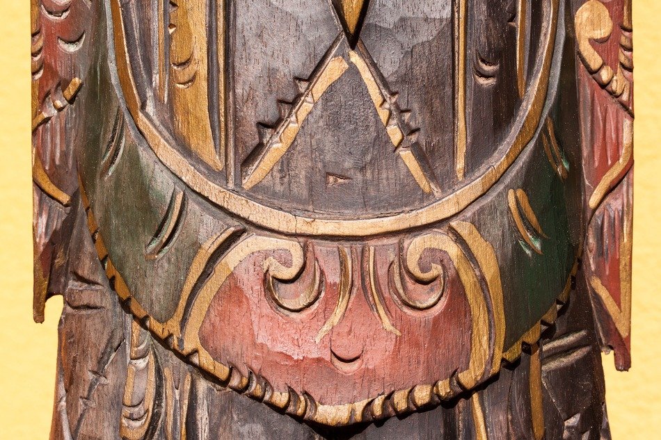 carving ornaments of temple guardian