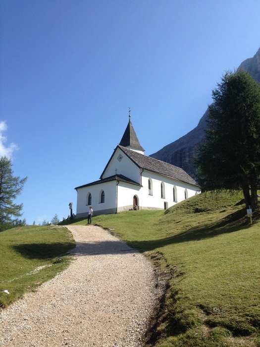 cpath to the white Church
