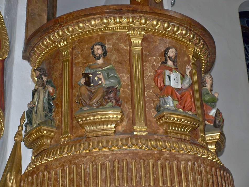 gold decor in the church in blindenmarkt