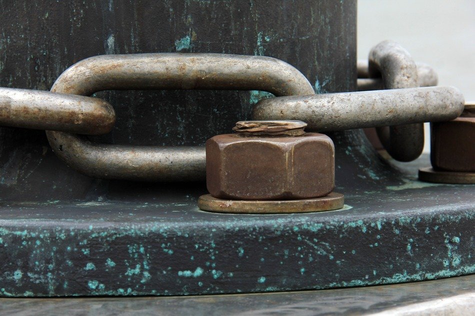 chain links and screw