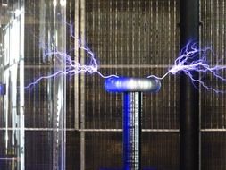 experiment with Tesla coil in physics