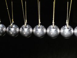 newton pendulum