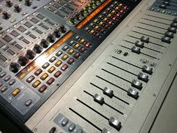 audio mixer for sound in music