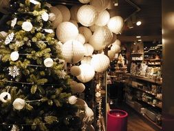 Christmas tree lighting shop