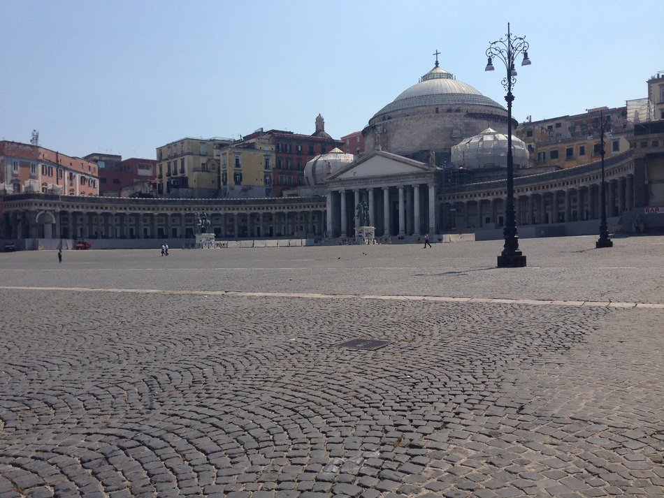 square in naples