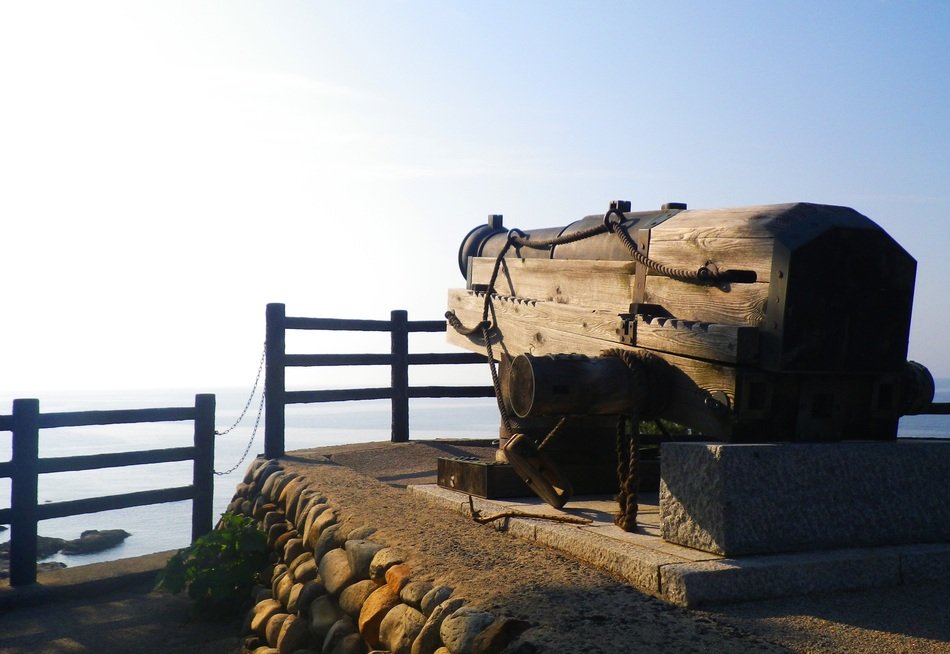 facilities of the coastal defense