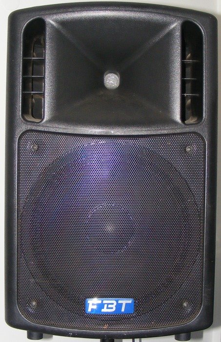 black speaker case