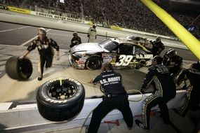 pit crew nascar racetrack