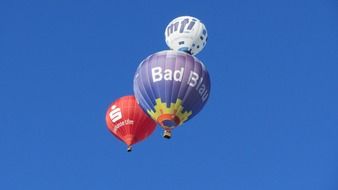 balloon in the sky bad blau